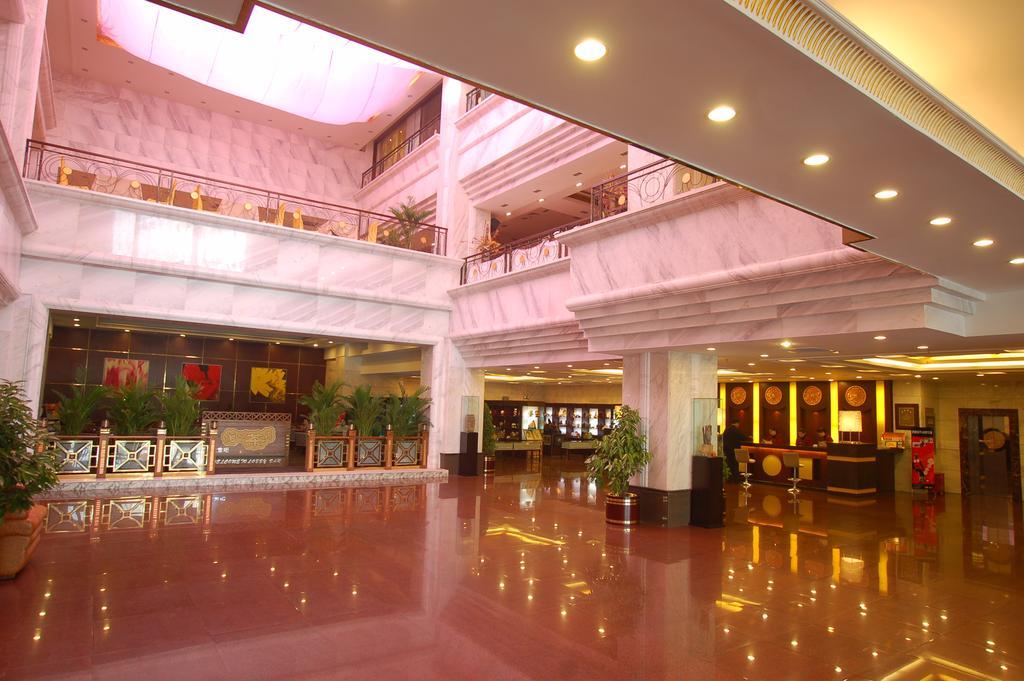Luoyang Aviation Hotel Beltér fotó